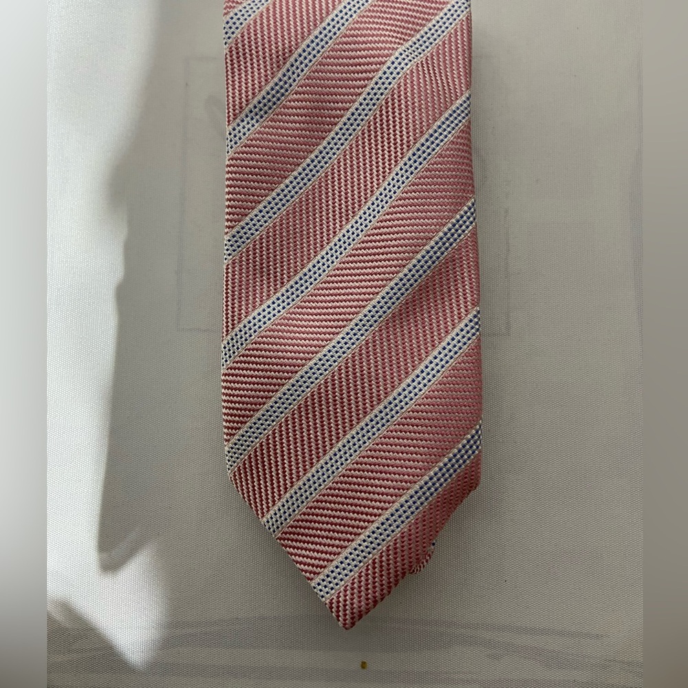 Brioni 100% Silk, Handmade, Italian Red and White Stripe Men’s Tie B0033.